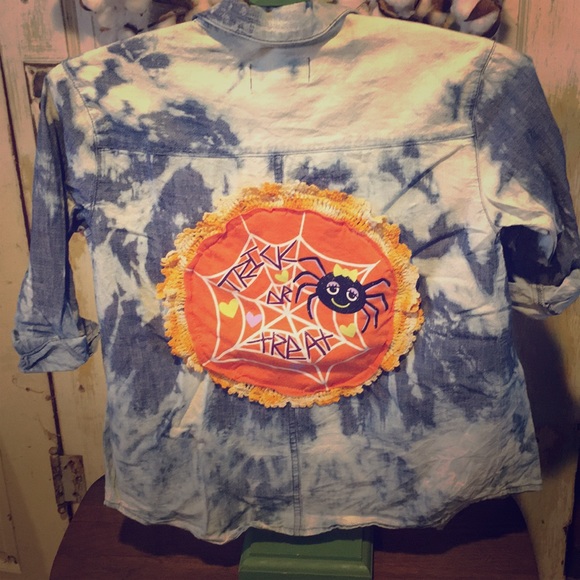 Old Navy Other - 🎃Girls Distressed Denim Top - Trick or Treat